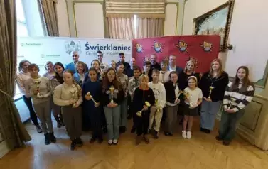 Mistrzowie gminnej ligi pływackiej nagrodzeni 2