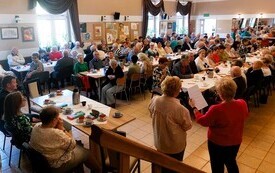 Wyr&oacute;żnili solenizant&oacute;w! Emeryci świętują
