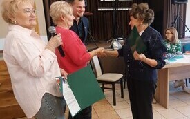 Wyr&oacute;żnili solenizant&oacute;w! Emeryci świętują