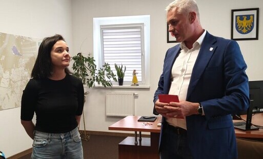 Dziś w Urzędzie Gminy przekazano zebrane pieniądze na leczenie Kubusia 