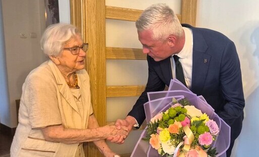 Życzenia w imieniu mieszkańców przekazał wójt gminy Świerklaniec 