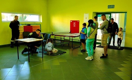 Trening reagowania na hali. Instruktaż pierwszej pomocy
