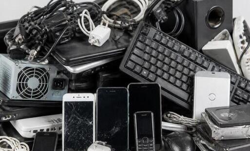 zdjęcie poglądowe elektrośmieci